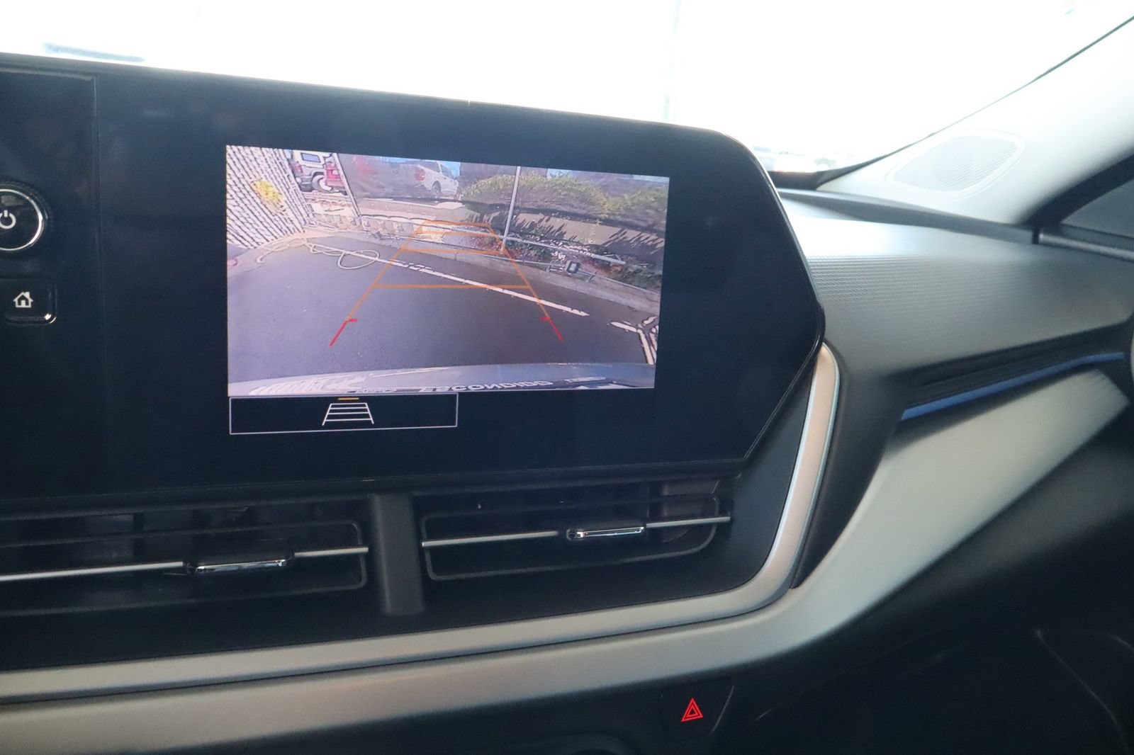 Used 2024 Chevrolet Trax LS FWD image 26