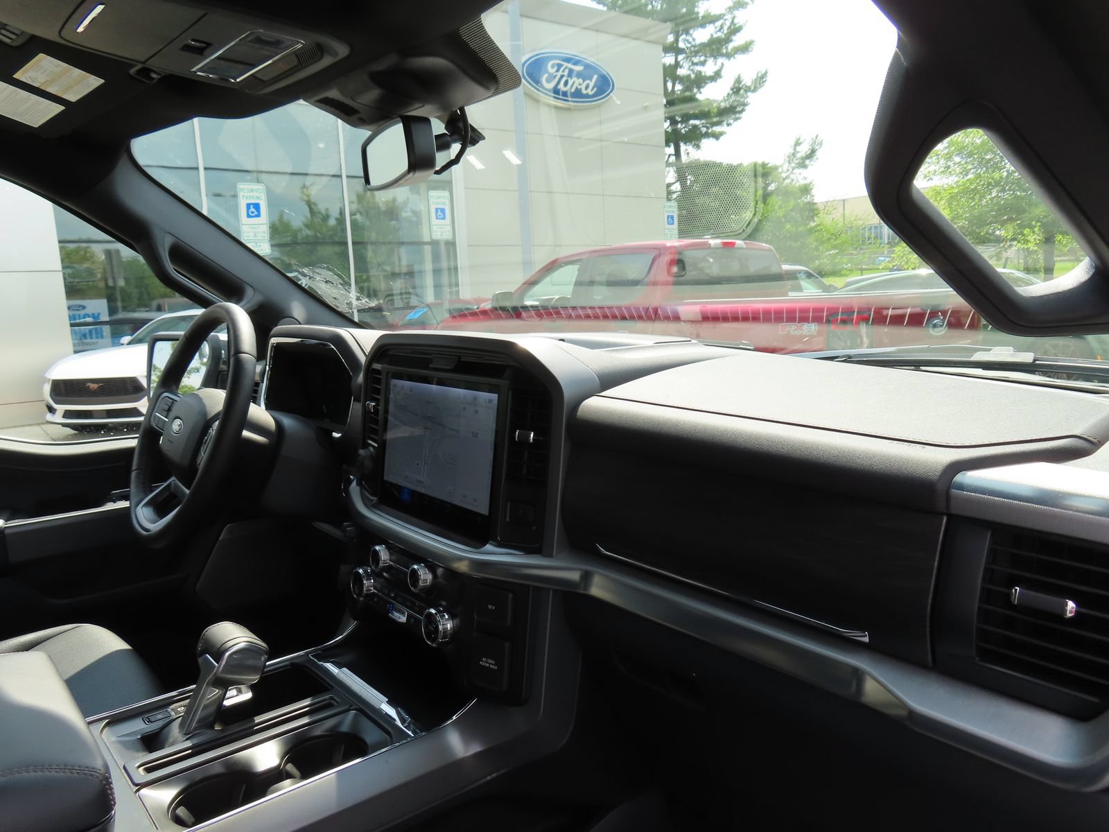 Used 2026 Ford F150 Lariat w/ Equipment Group 502A High AWD/4WD image 22