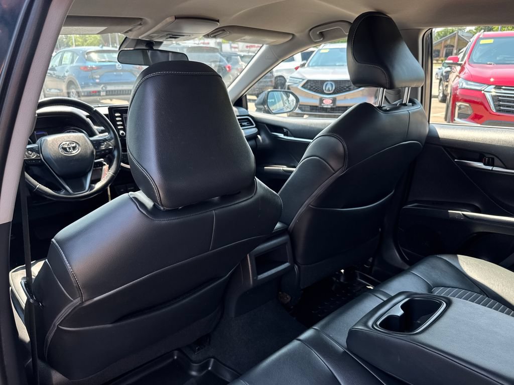 Used 2021 Toyota Camry SE w/ Cold Weather Package FWD image 35