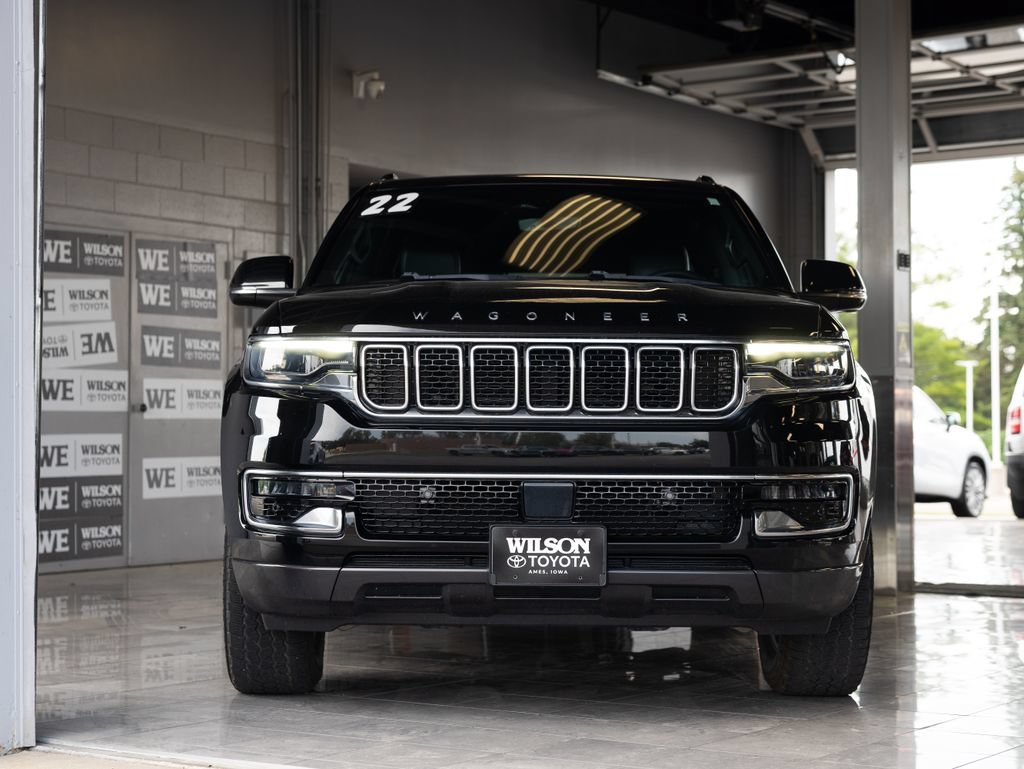 Used 2022 Jeep Wagoneer Series I AWD/4WD image 3