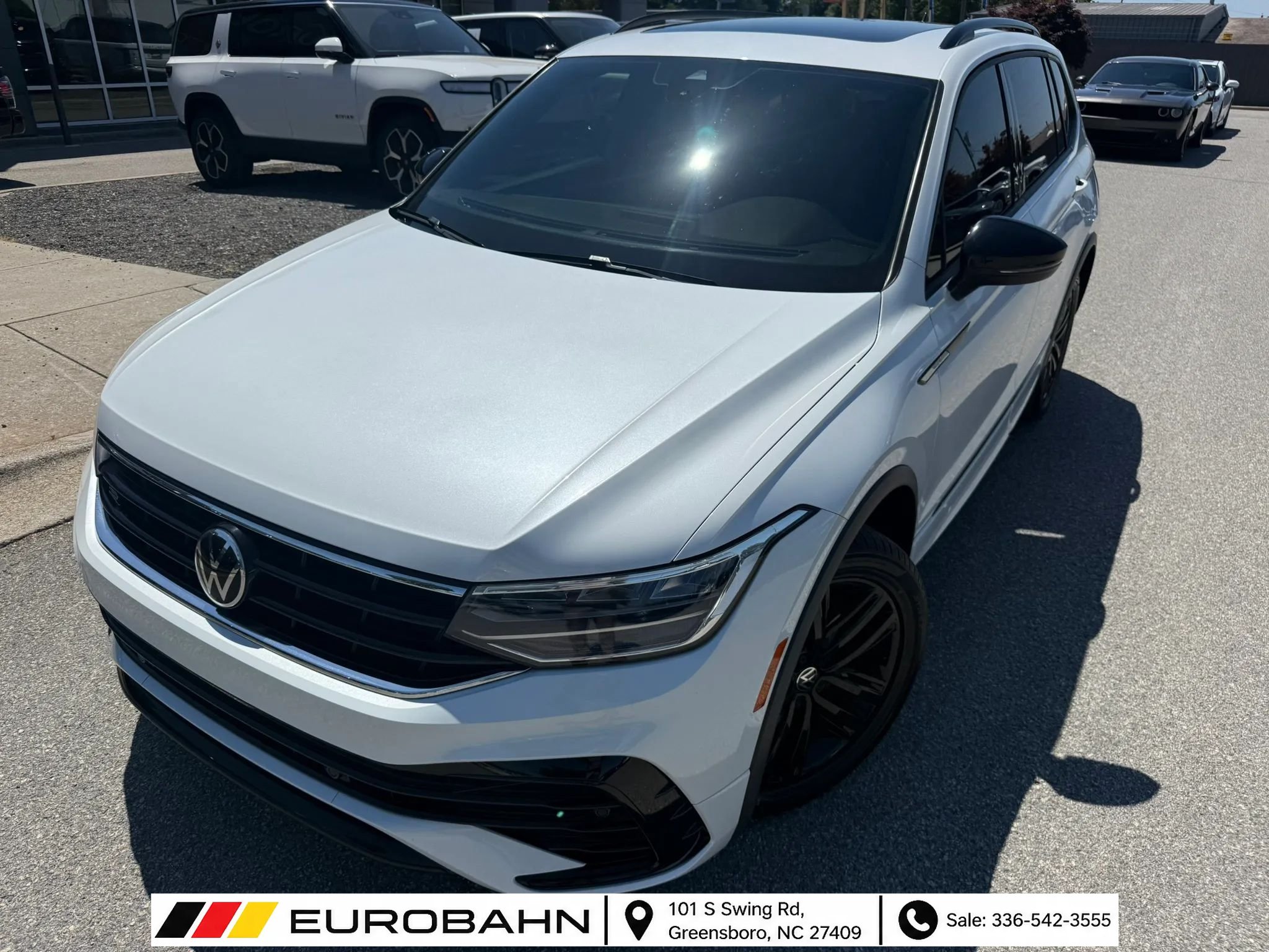 Used 2022 Volkswagen Tiguan SE R-Line FWD image 34