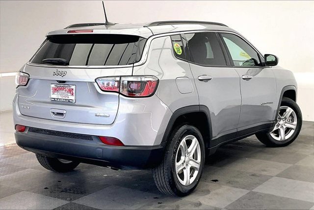 Used 2024 Jeep Compass Latitude w/ Altitude Special Edition AWD/4WD image 13