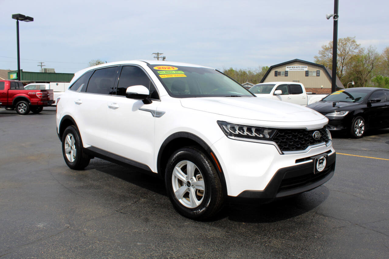 Used 2021 Kia Sorento LX image 3