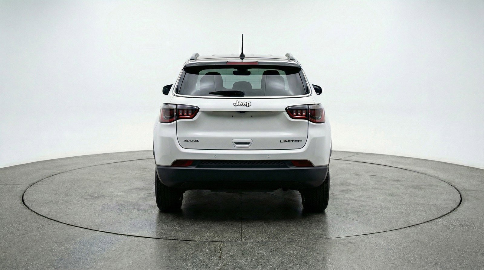 Used 2025 Jeep Compass Trailhawk image 7
