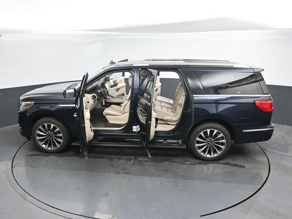 Used 2021 Lincoln Navigator L Reserve w/ Luxury Package AWD/4WD image 43