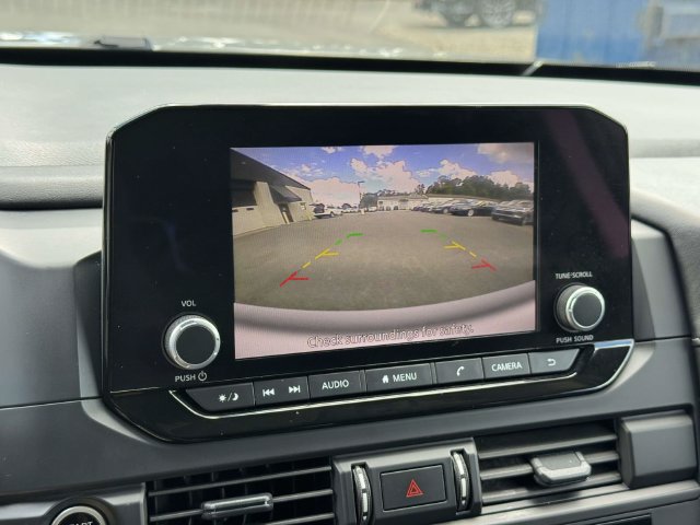 Used 2024 Nissan Pathfinder S AWD/4WD image 2