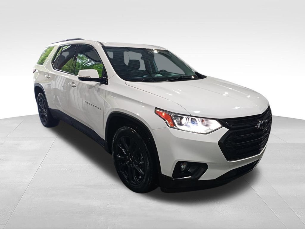 Used 2021 Chevrolet Traverse RS FWD image 2