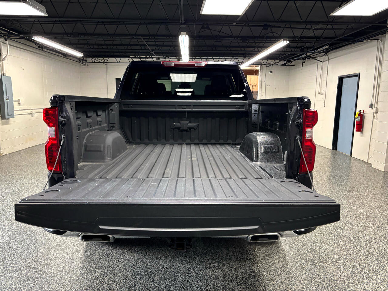 Used 2022 Chevrolet Silverado 1500 LT w/ Z71 Off-Road Package image 10