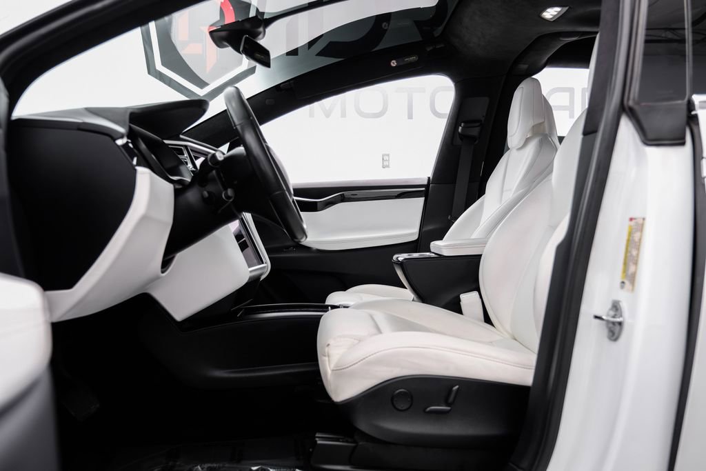 Used 2017 Tesla Model X 75D AWD/4WD image 4