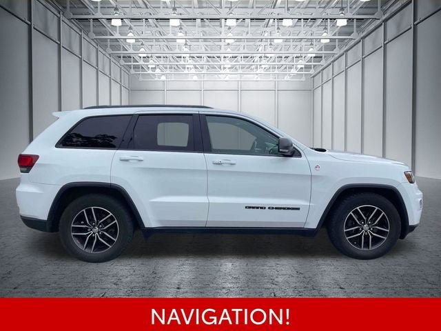Used 2017 Jeep Grand Cherokee Trailhawk AWD/4WD image 5