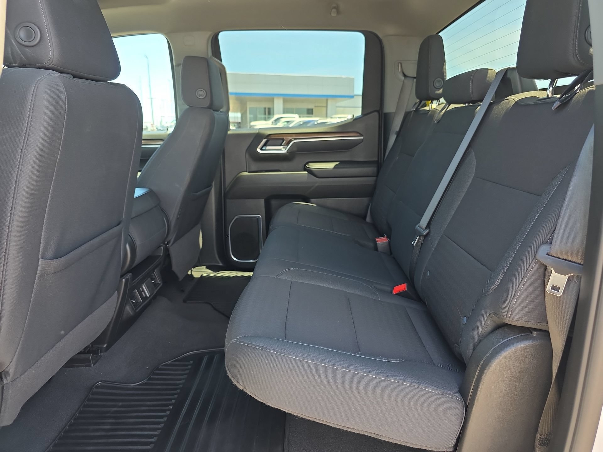 Used 2025 Chevrolet Silverado 1500 LT AWD/4WD image 11