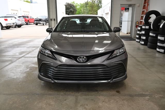 Used 2022 Toyota Camry LE AWD/4WD image 2