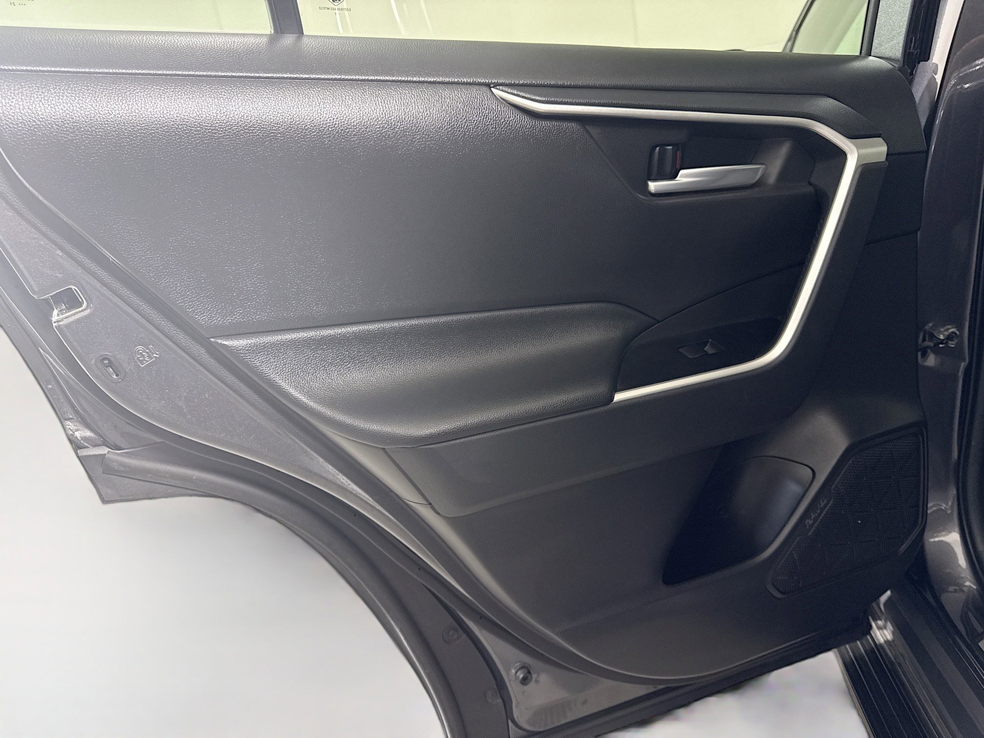 Used 2021 Toyota RAV4 XLE w/ Convenience Package image 26