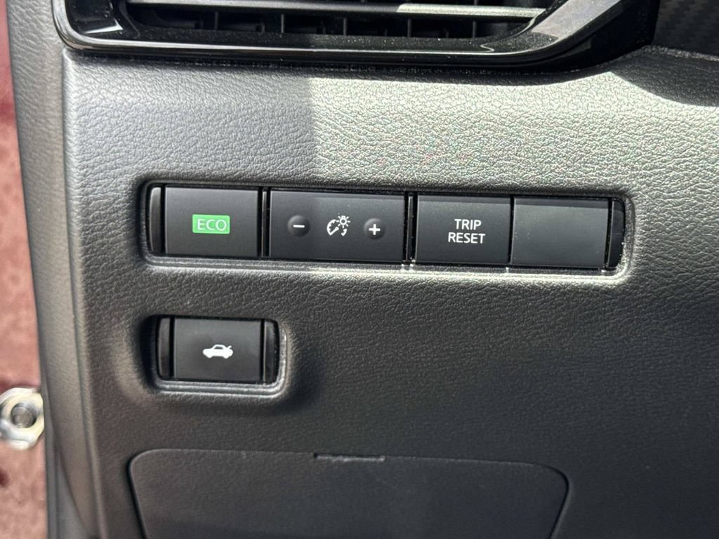 Certified 2025 Nissan Sentra SV FWD image 30
