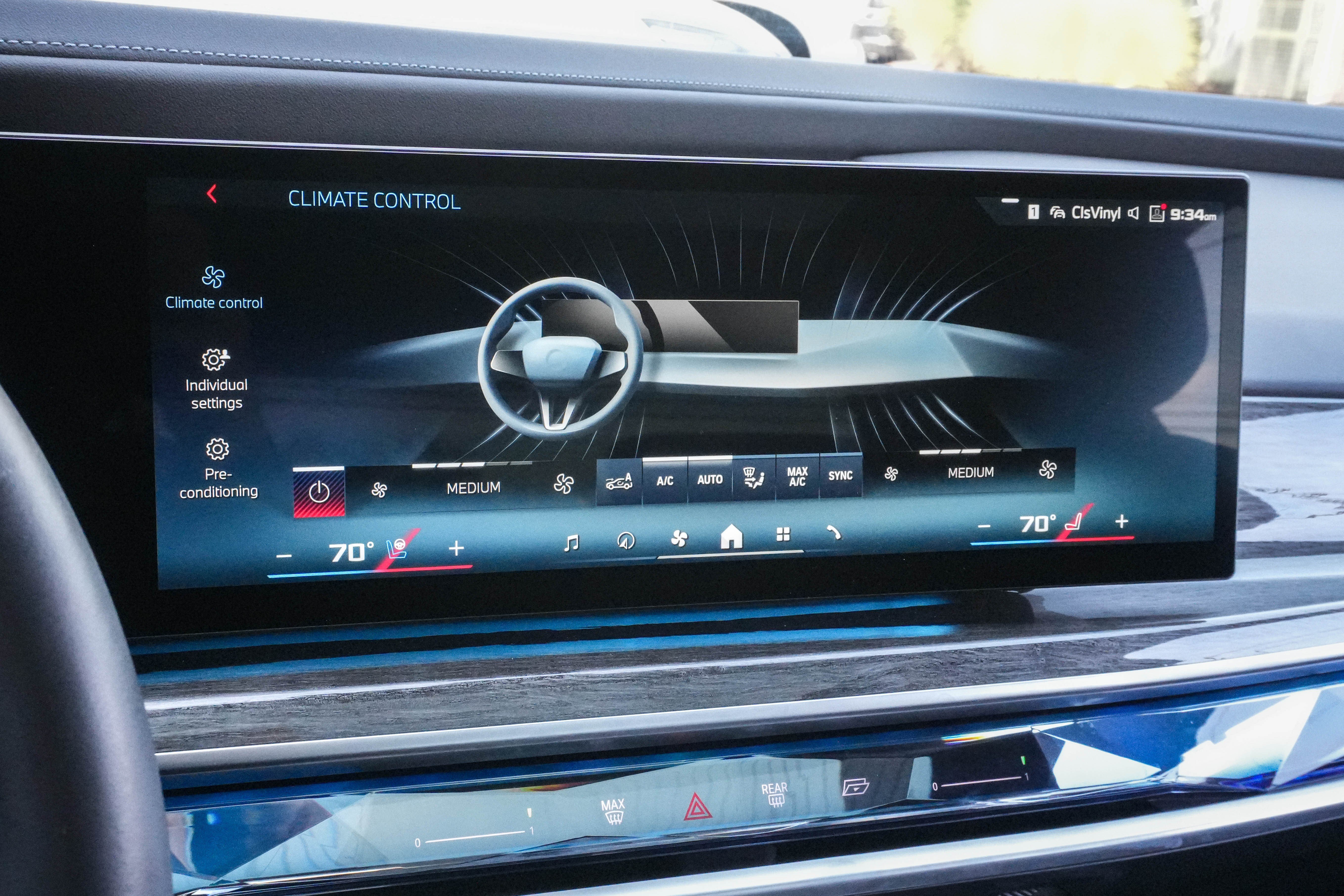 Certified 2024 BMW i7 M70 w/ Premium Package AWD/4WD image 25
