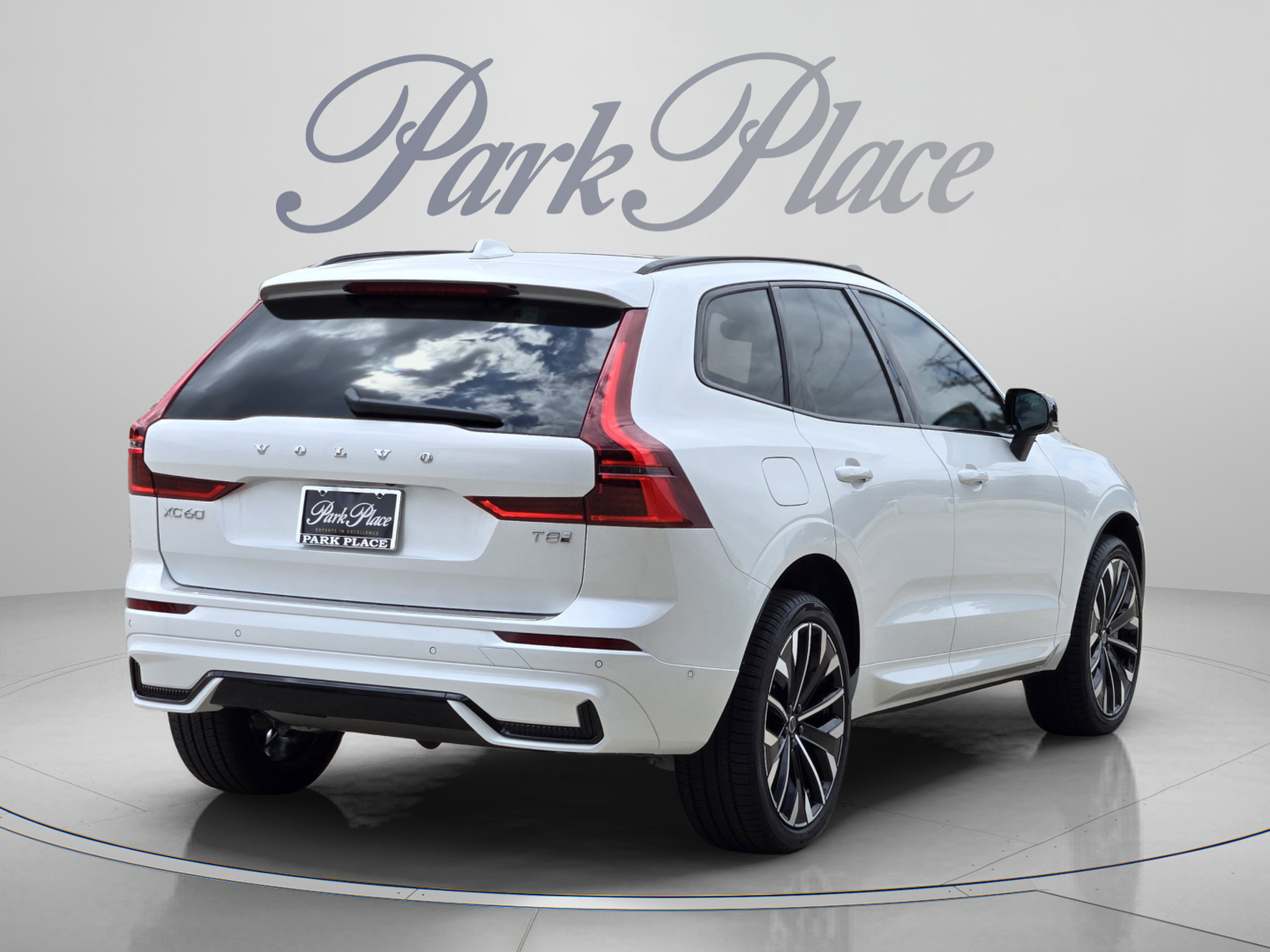 New 2026 Volvo XC60 T8 Ultra w/ Protection Package Premier AWD/4WD image 6