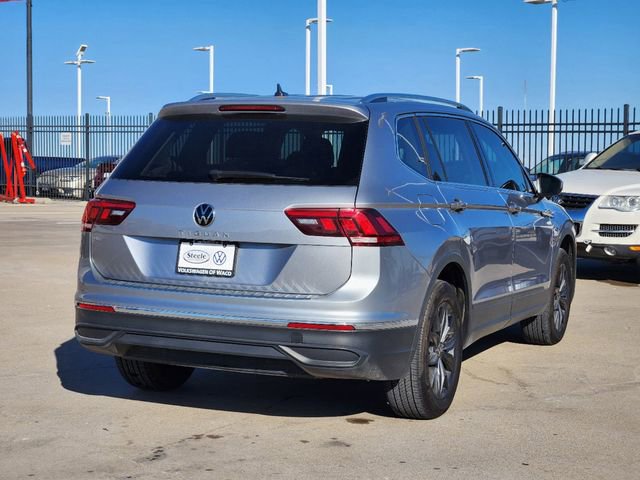 New 2024 Volkswagen Tiguan SE image 3