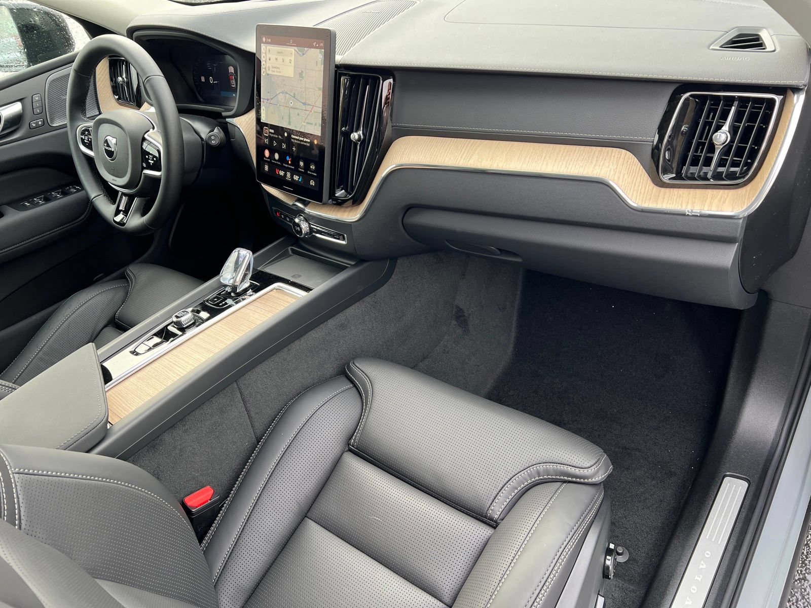New 2026 Volvo XC60 B5 Plus w/ Protection Package Premier AWD/4WD image 19