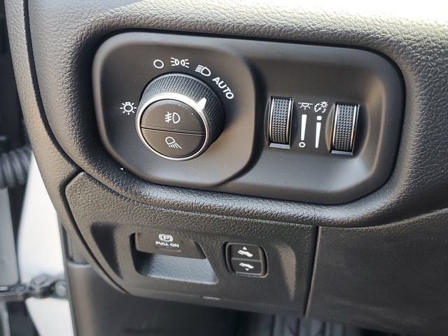 New 2026 RAM 1500 Laramie w/ Sport Appearance Package AWD/4WD image 19