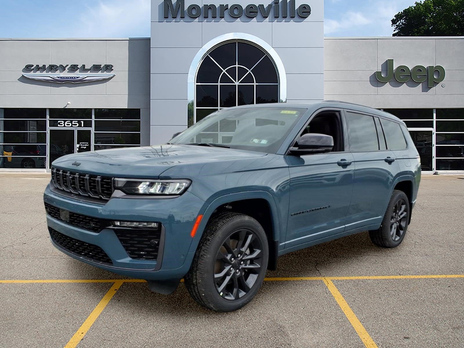 New 2026 Jeep Grand Cherokee L Limited AWD/4WD image 1