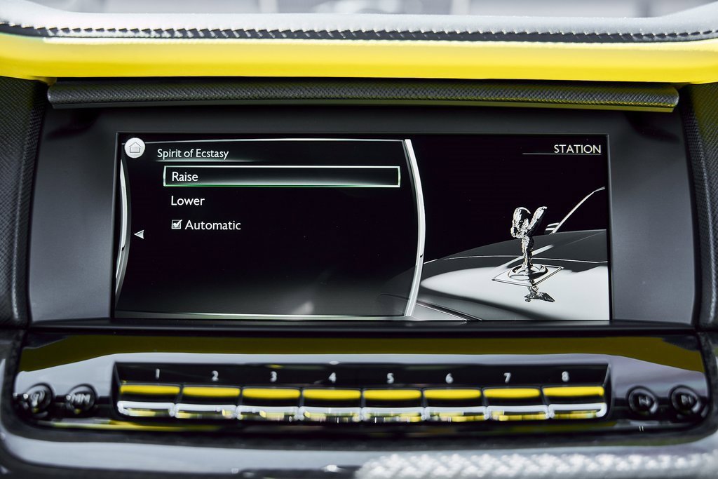 Used 2022 Rolls-Royce Cullinan Black Badge w/ Dark Exterior Package image 83