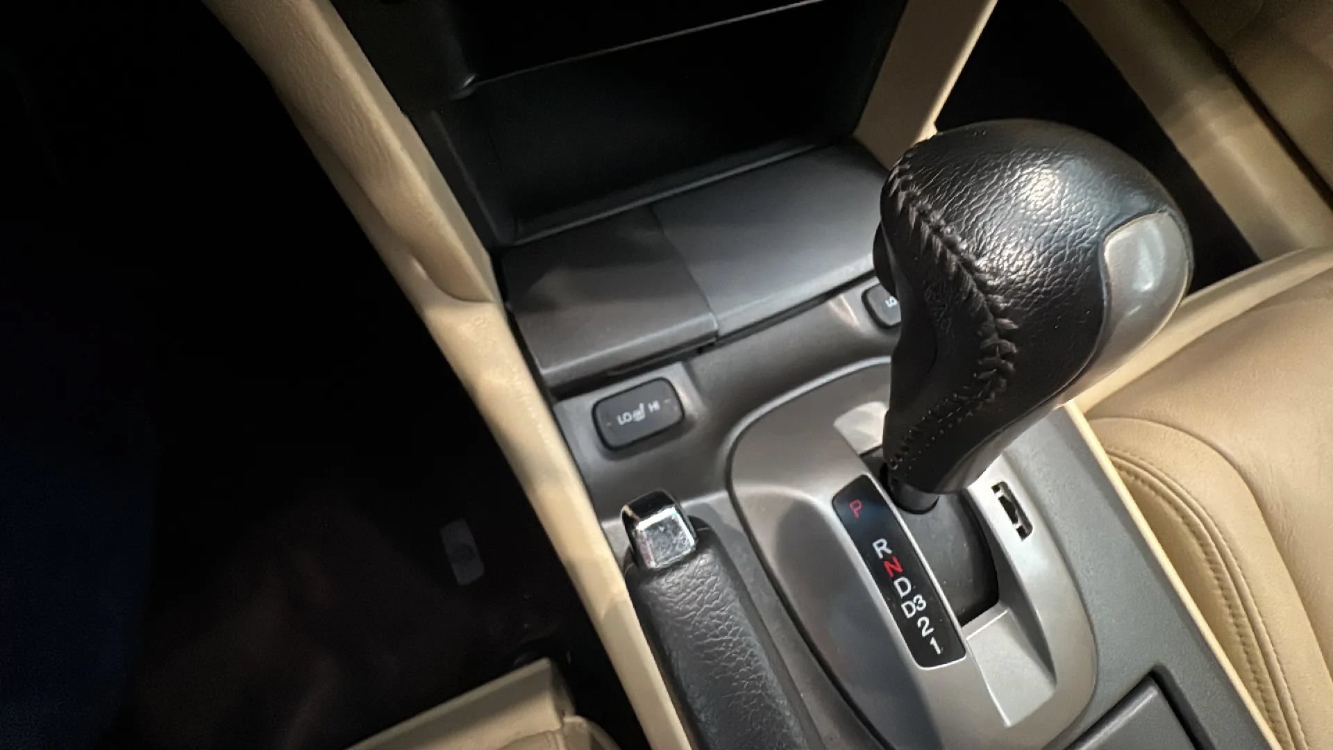 Used 2010 Honda Crosstour EX-L image 41