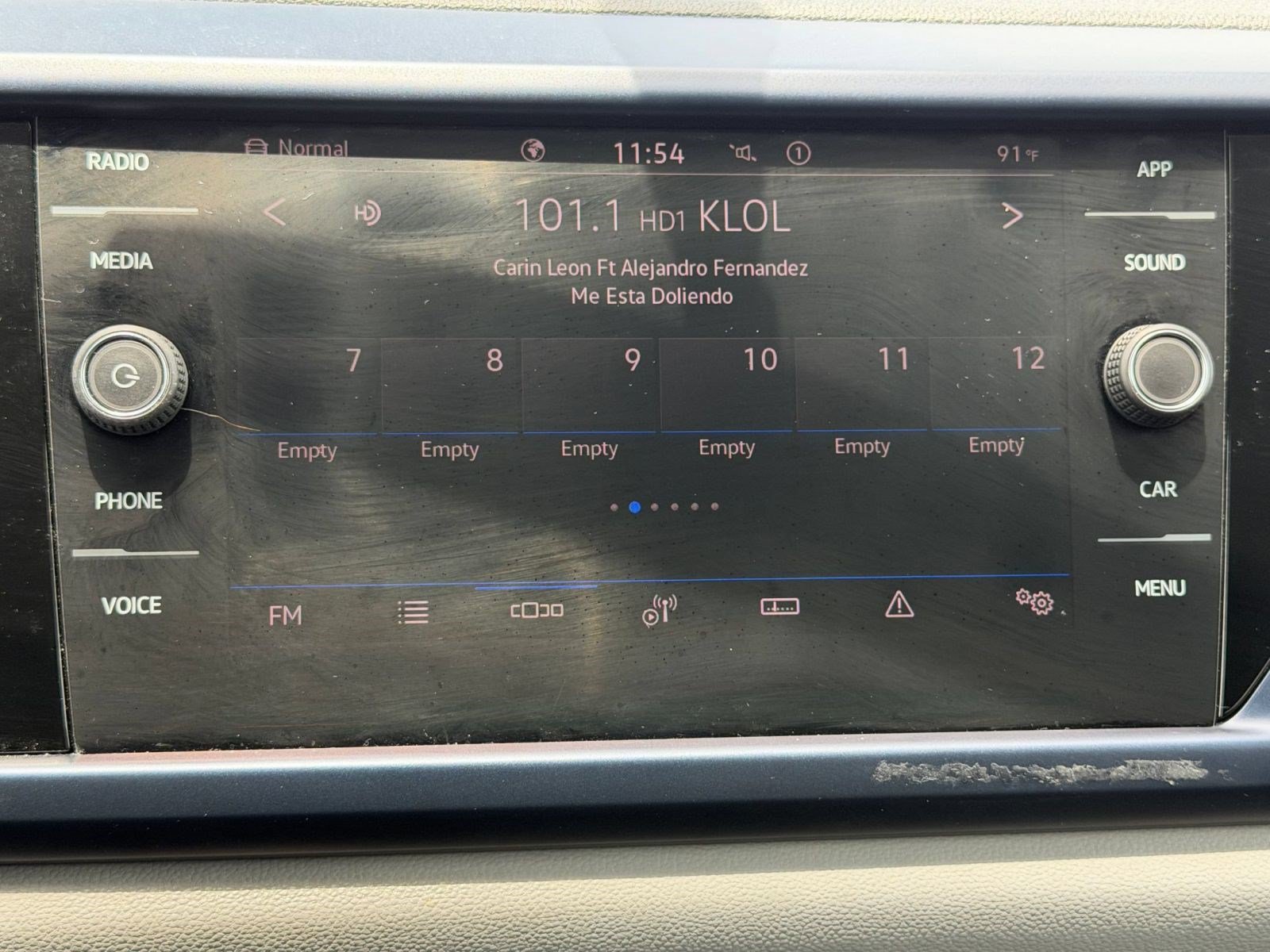 Certified 2022 Volkswagen Taos SE AWD/4WD image 17