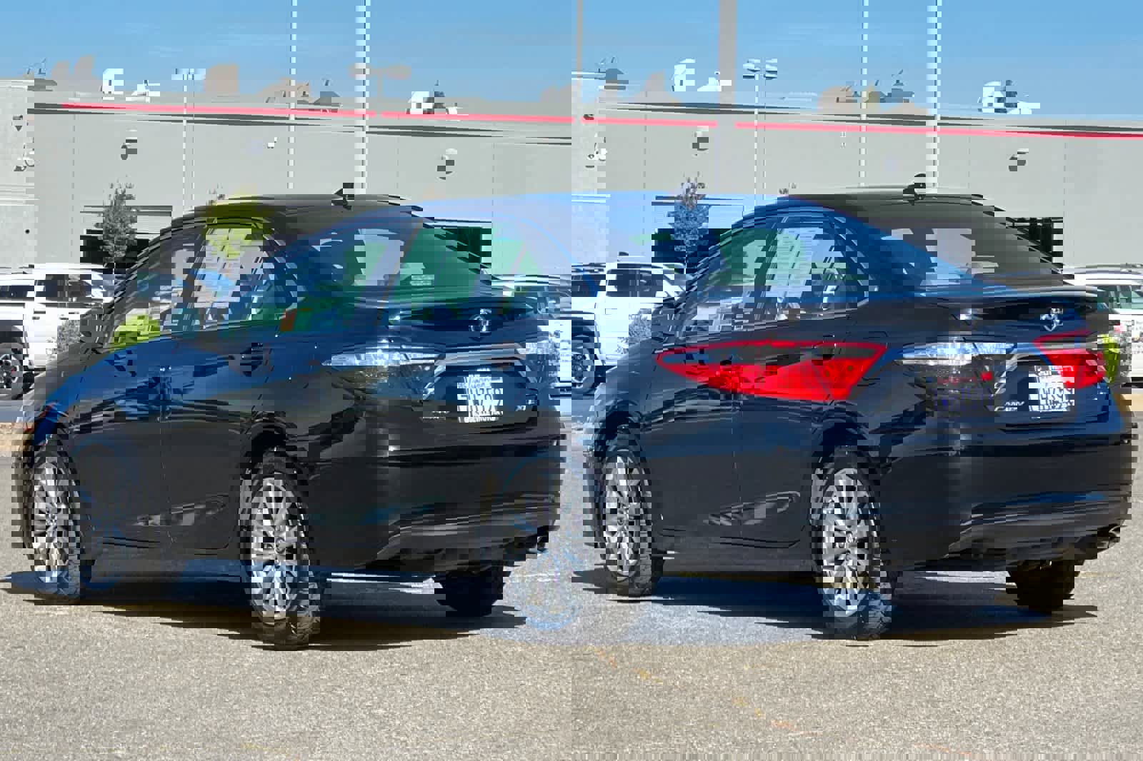 Used 2017 Toyota Camry XLE image 7