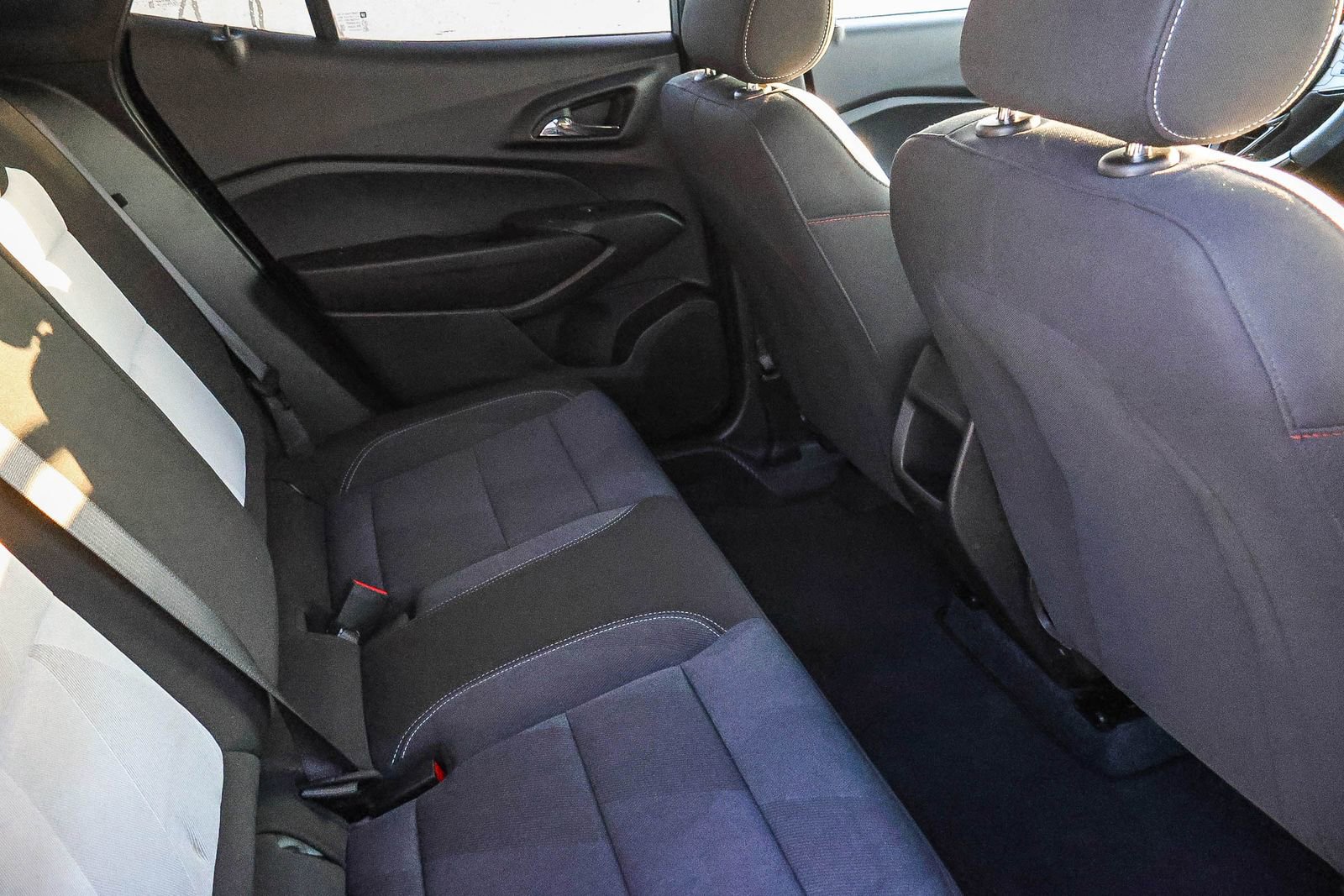 Used 2025 Chevrolet Trax RS image 21