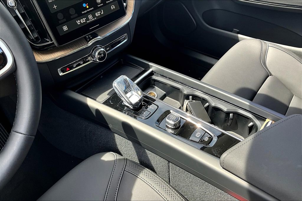 New 2026 Volvo XC60 B5 Plus w/ Climate Package image 21