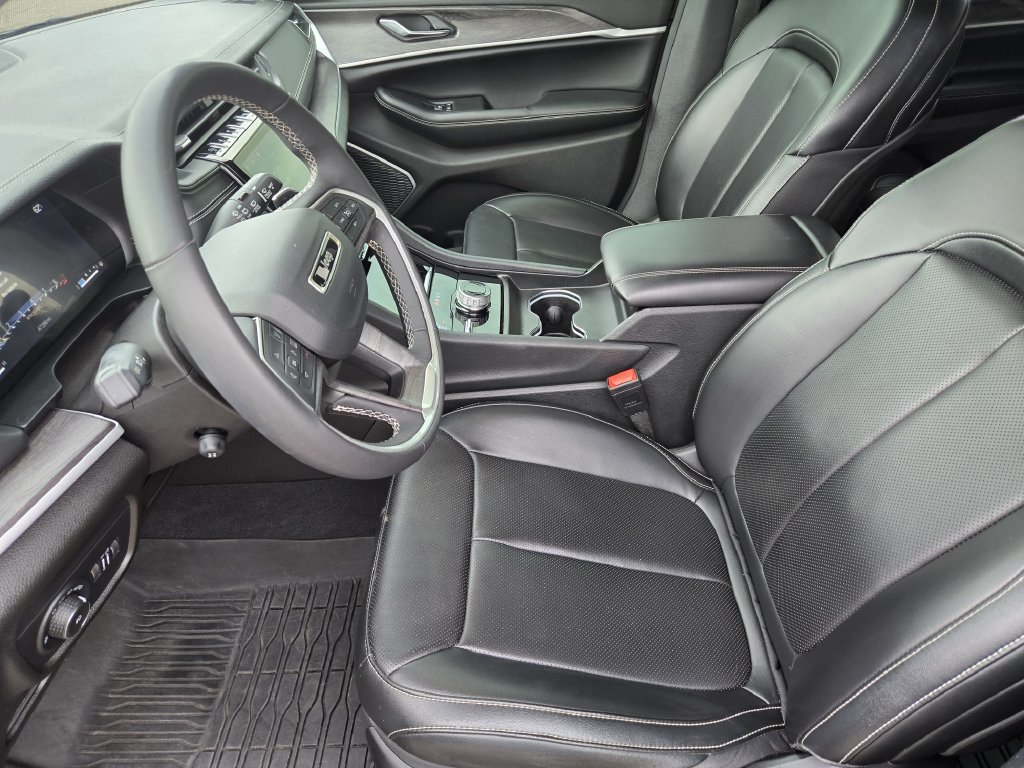 Used 2024 Jeep Grand Cherokee Limited w/ Luxury Tech Group II AWD/4WD image 14
