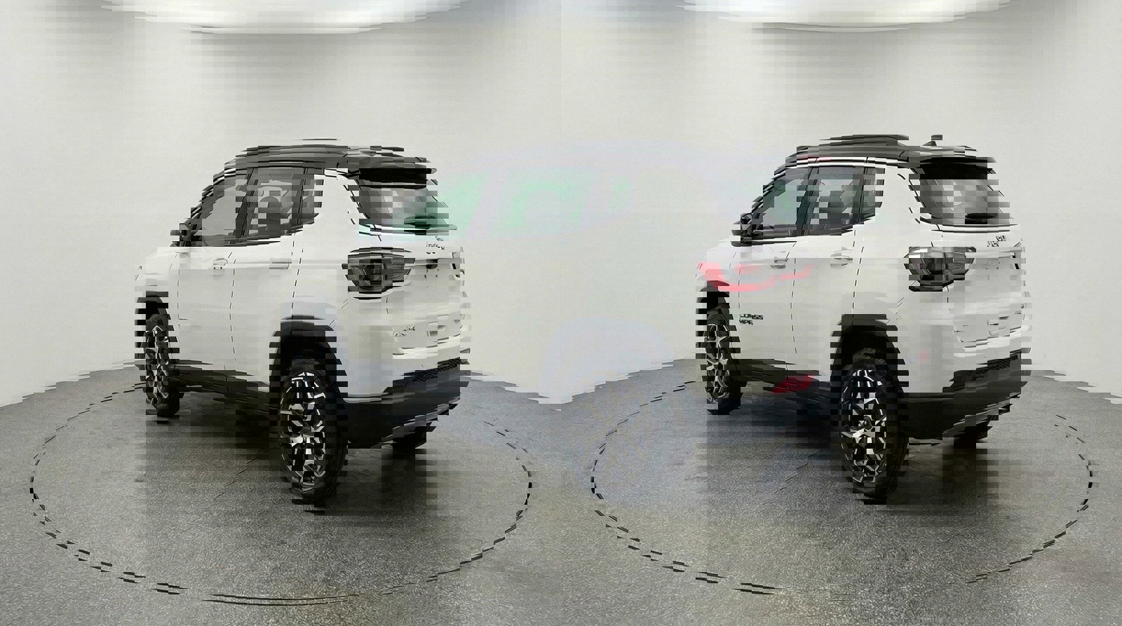 Used 2025 Jeep Compass Limited image 5