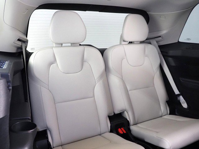 Used 2025 Volvo XC90 T8 Plus w/ Protection Package Premier image 18