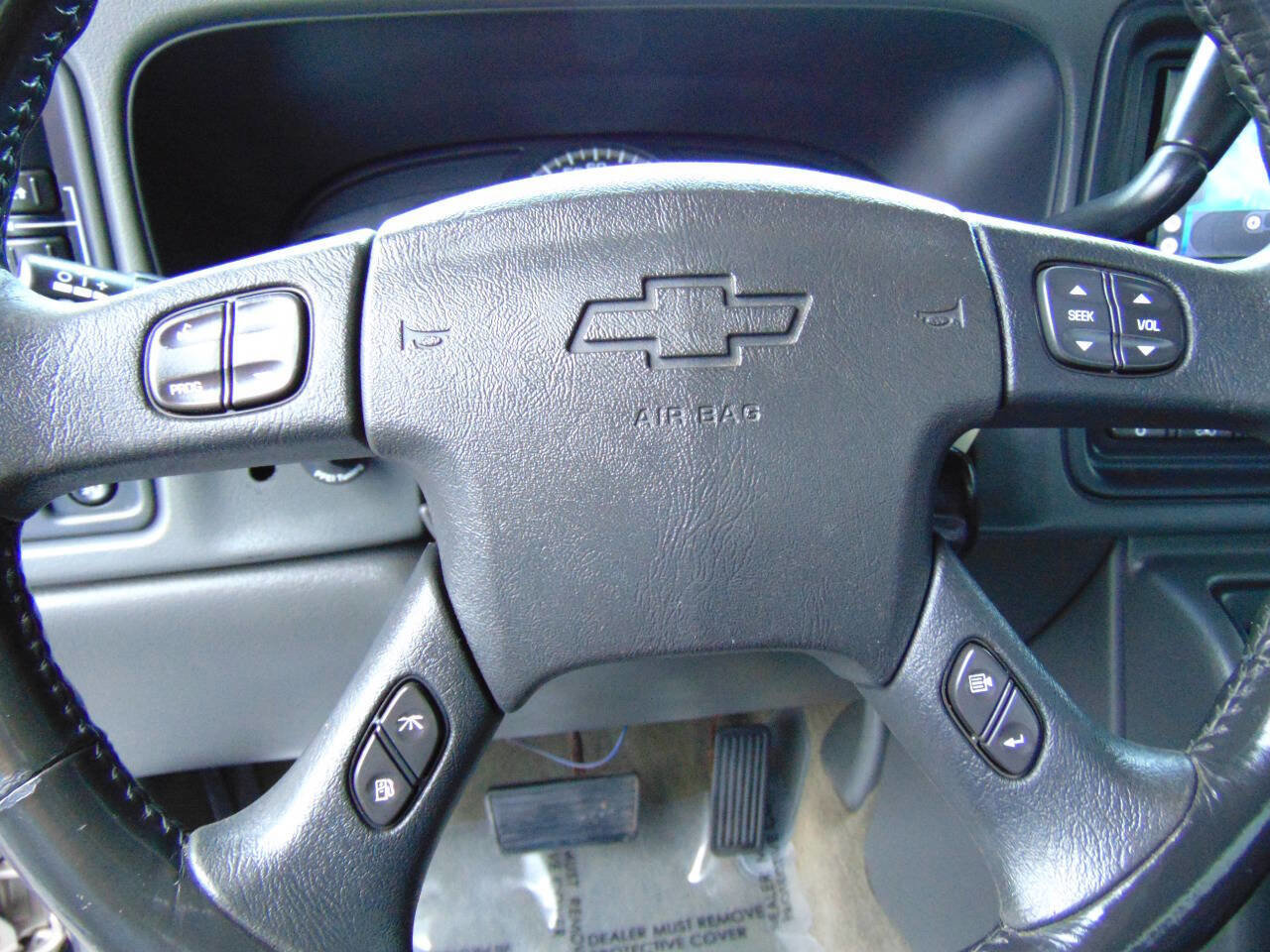 Used 2004 Chevrolet Silverado 2500 LT w/ Heavy-Duty Power Package image 20