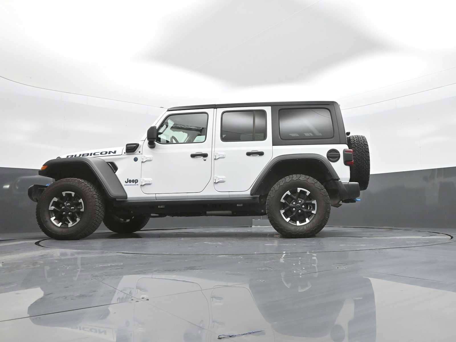 Used 2024 Jeep Wrangler Unlimited Rubicon 4xe AWD/4WD image 49