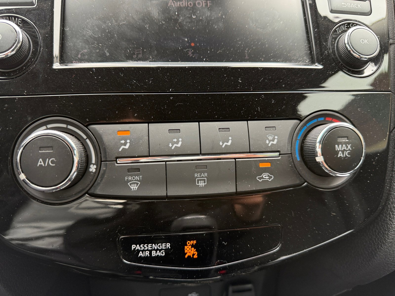 Used 2019 Nissan Rogue S image 11