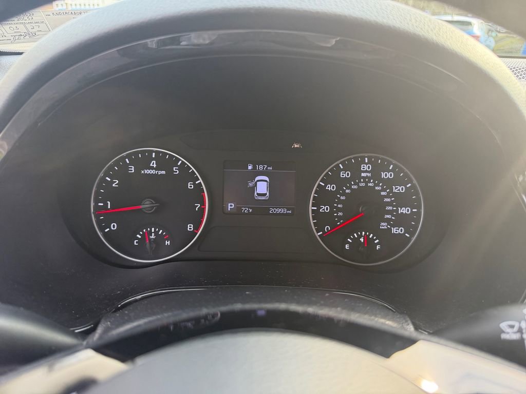 Used 2023 Kia Seltos EX image 16