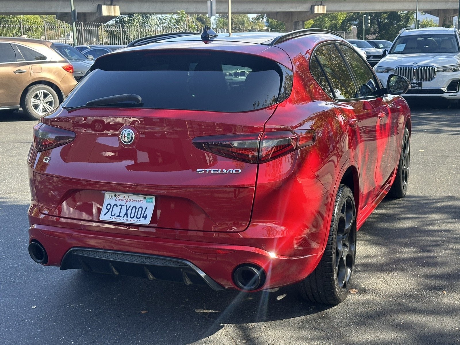 Used 2022 Alfa Romeo Stelvio Veloce AWD/4WD image 9