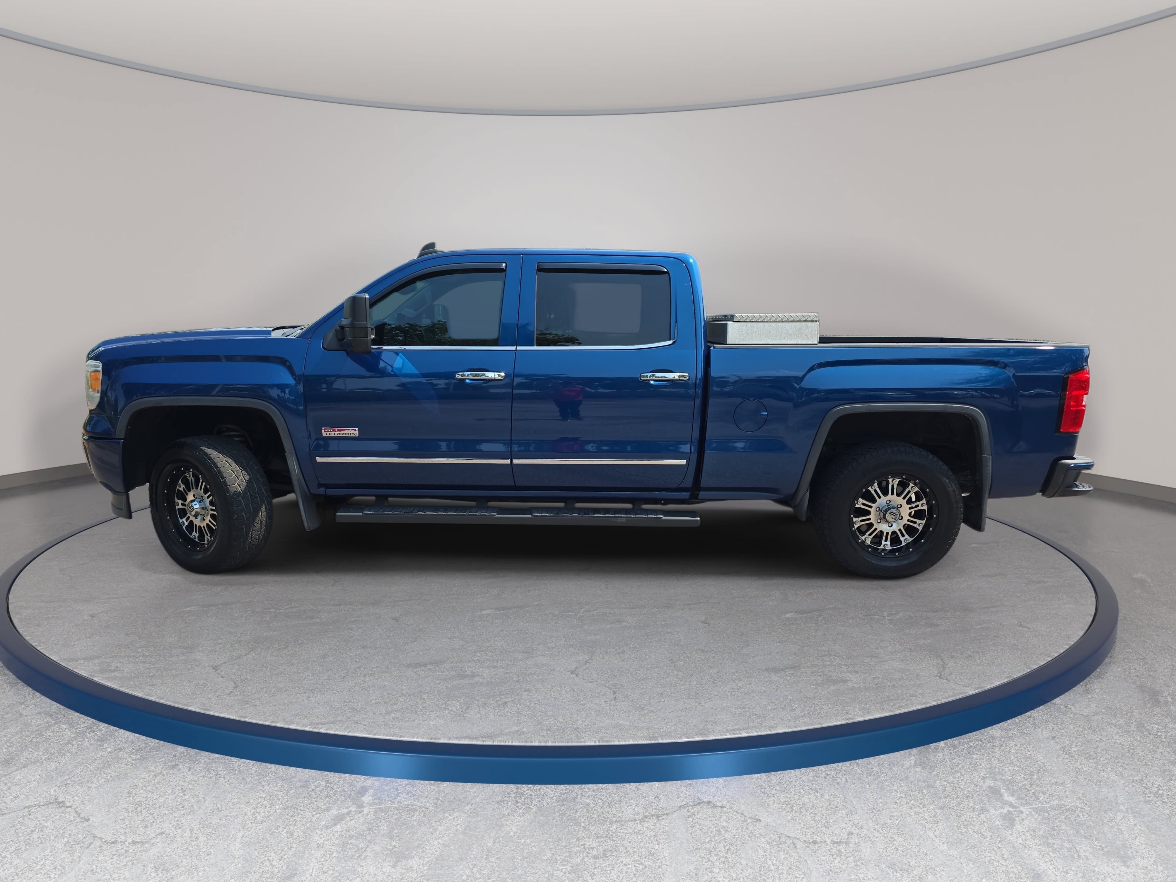 Used 2015 GMC Sierra 1500 SLT w/ All-Terrain Package AWD/4WD image 8