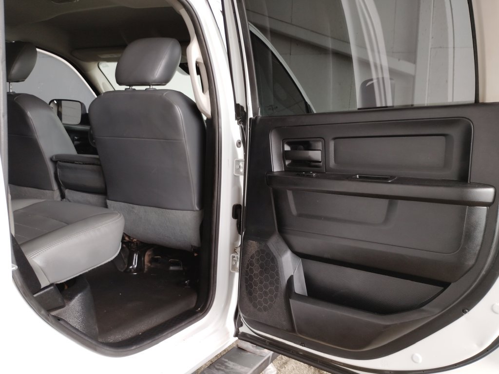 Used 2015 RAM 5500 Tradesman w/ Cold Weather Group AWD/4WD image 15