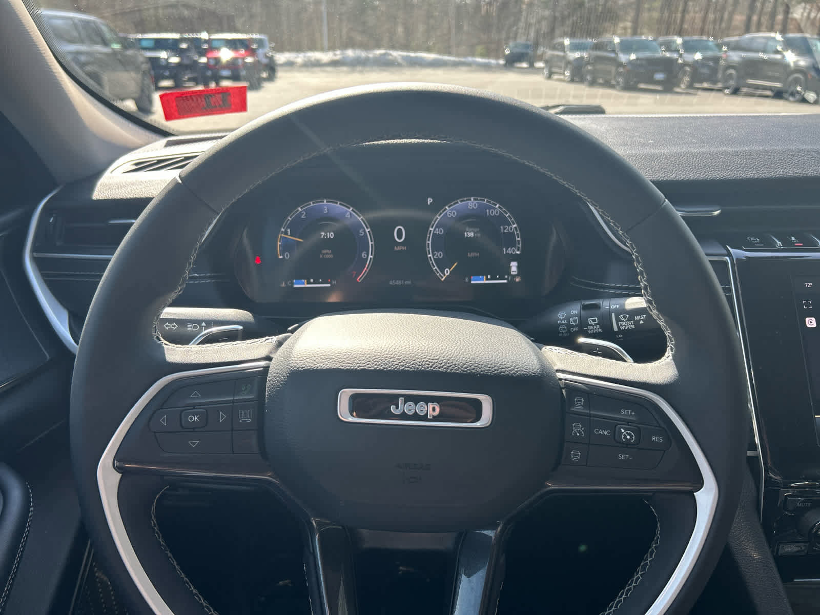 Used 2023 Jeep Grand Cherokee Laredo image 23