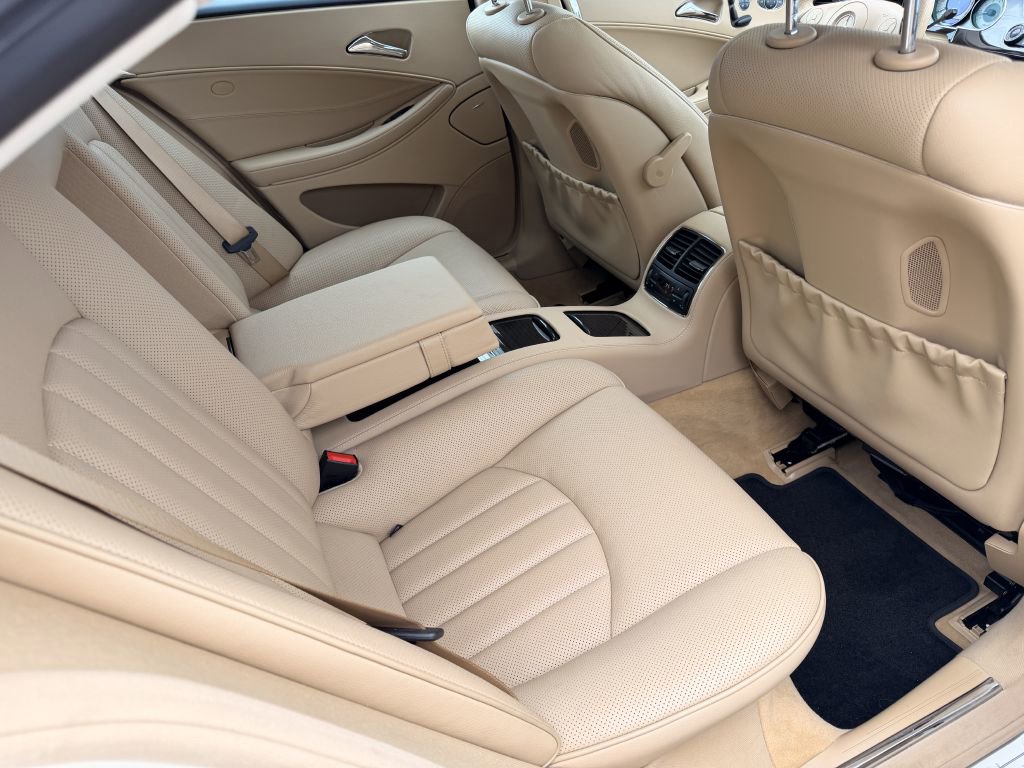 Used 2011 Mercedes-Benz CLS 550 image 18