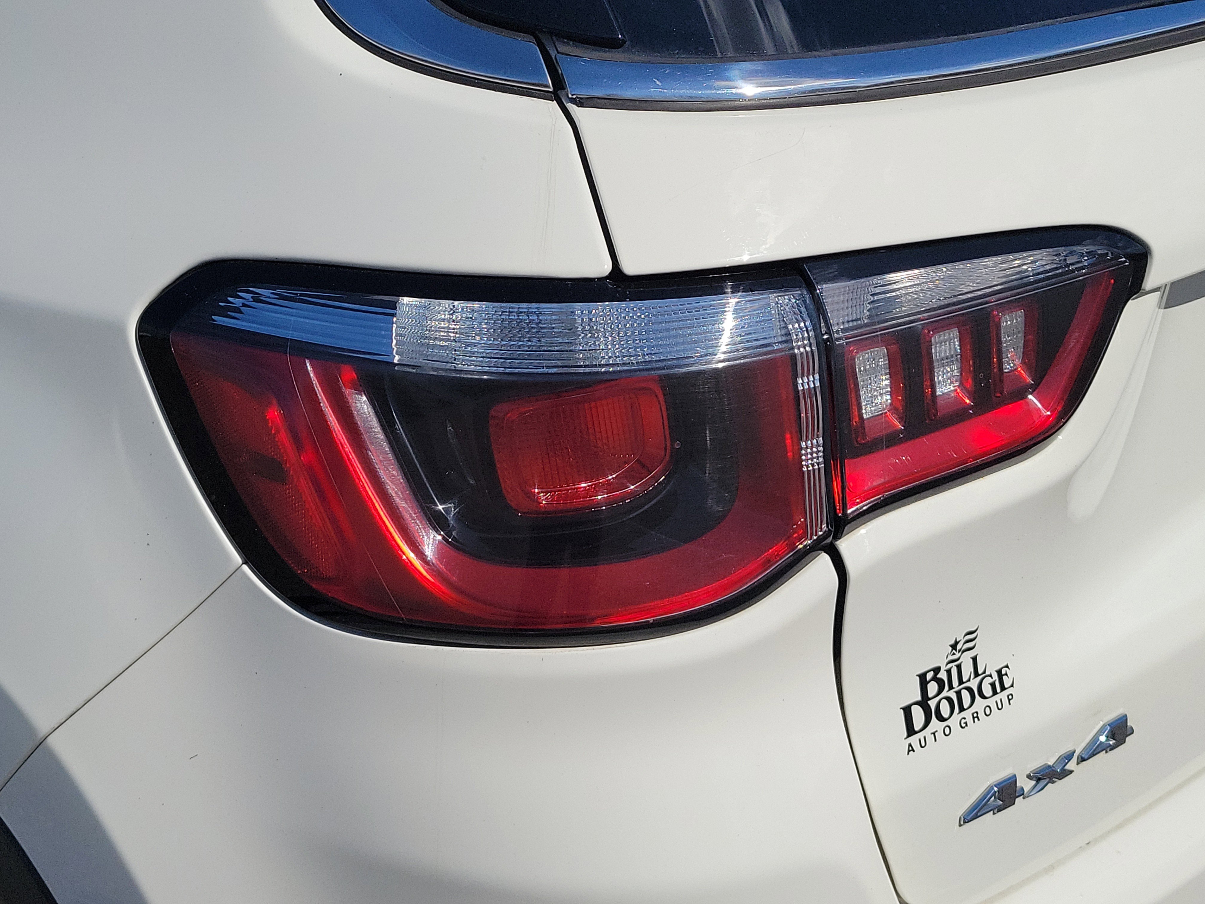 Used 2019 Jeep Compass Latitude w/ Popular Equipment Group AWD/4WD image 11