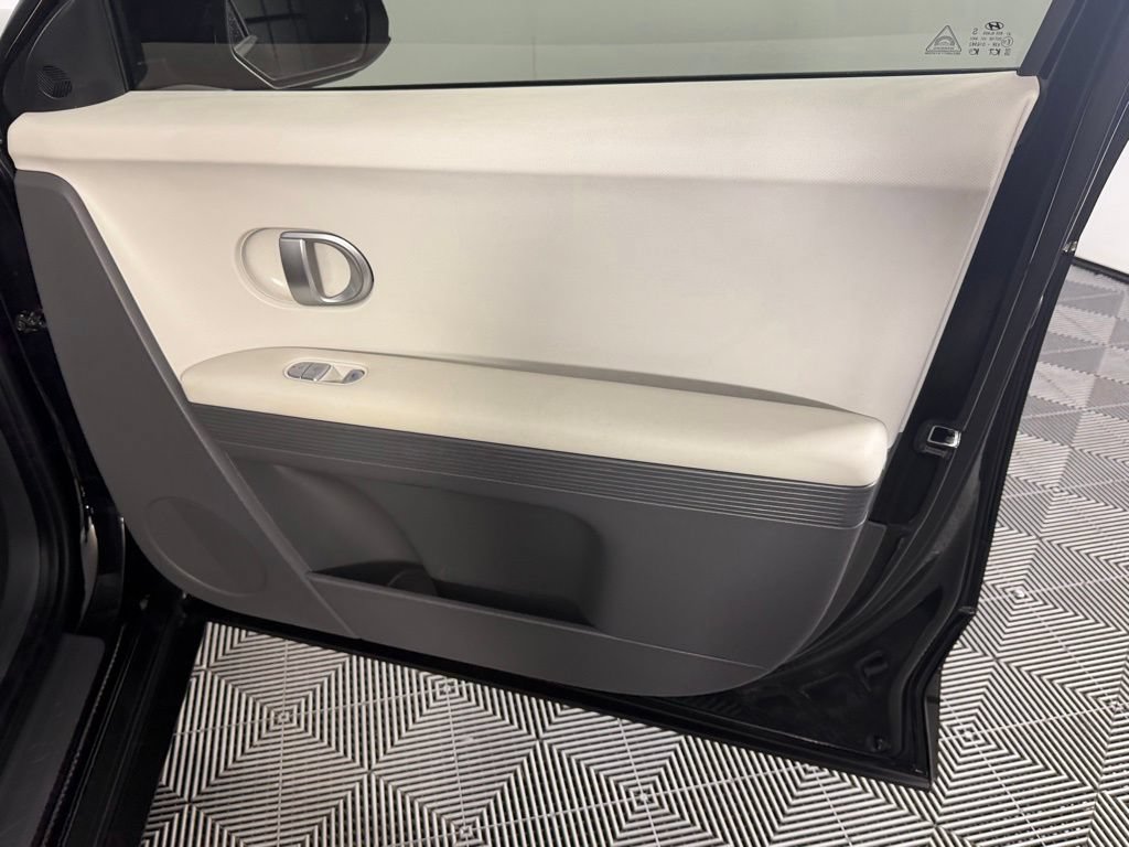 Used 2024 Hyundai Ioniq 5 SE RWD image 32