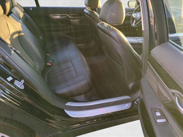 Used 2017 BMW 740i image 22