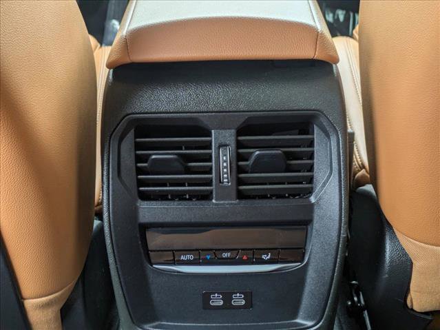 Used 2023 BMW 330i Sedan w/ Premium Package RWD image 18