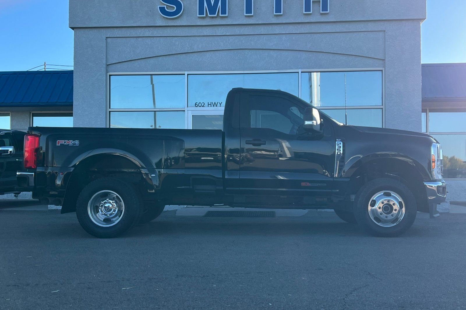 Used 2024 Ford F350 XLT w/ FX4 Off-Road Package image 2