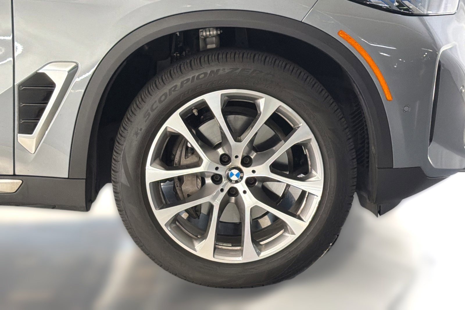 Used 2026 BMW X5 sDrive40i w/ Premium Package RWD image 11