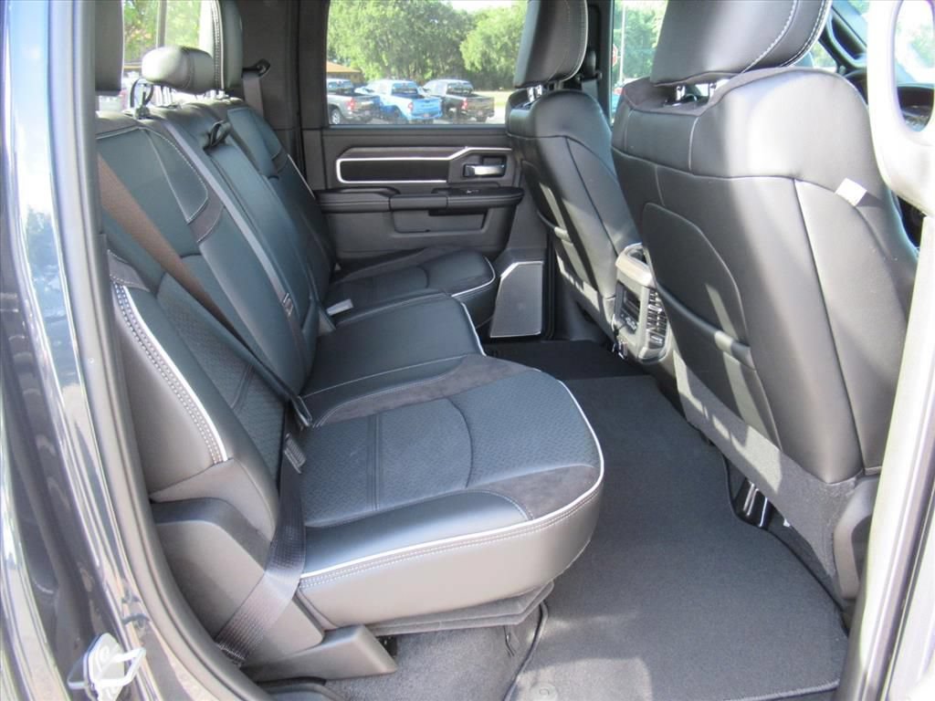 New 2026 RAM 2500 Laramie AWD/4WD image 32