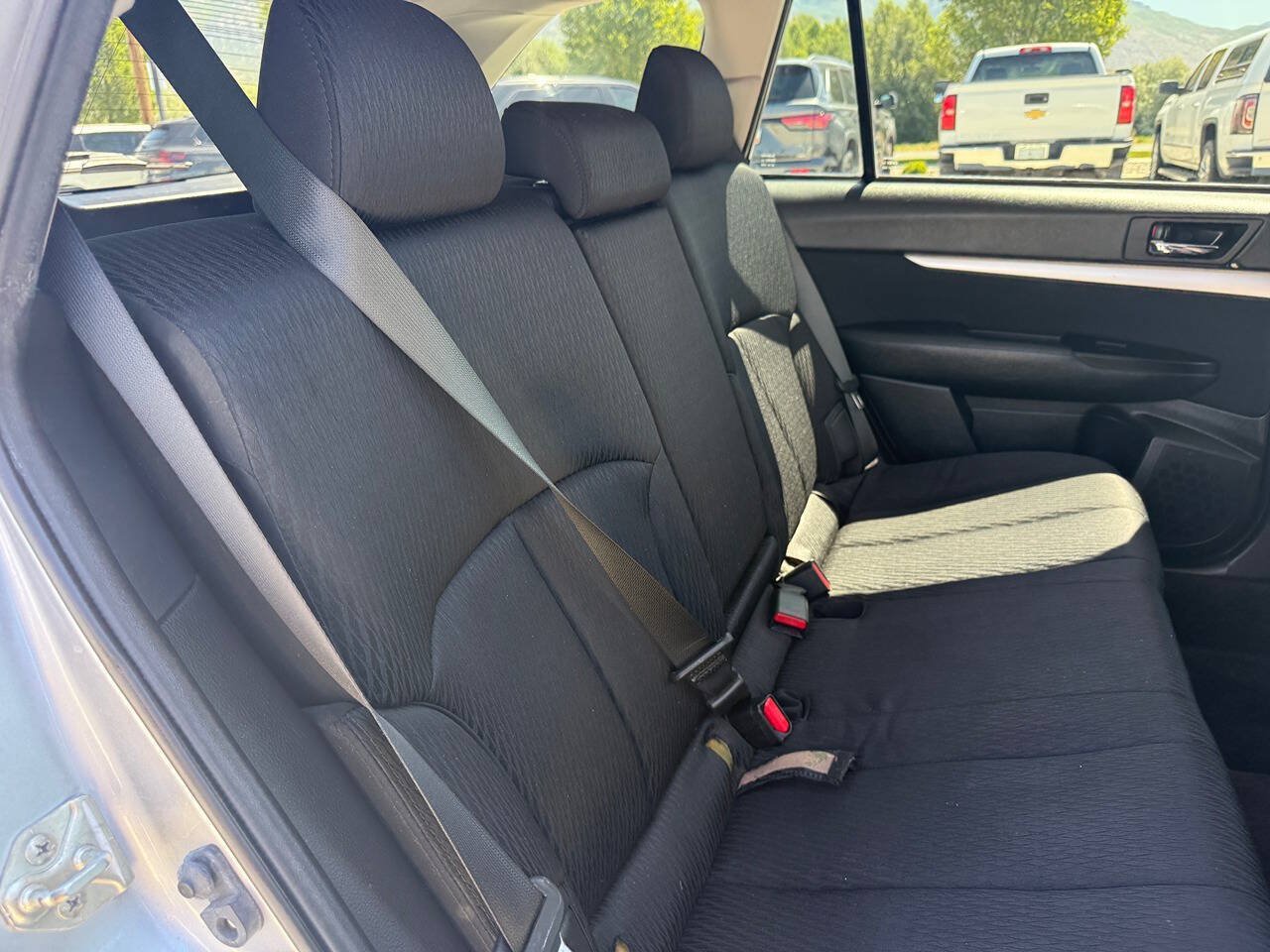 Used 2012 Subaru Outback 2.5i Premium AWD/4WD image 17